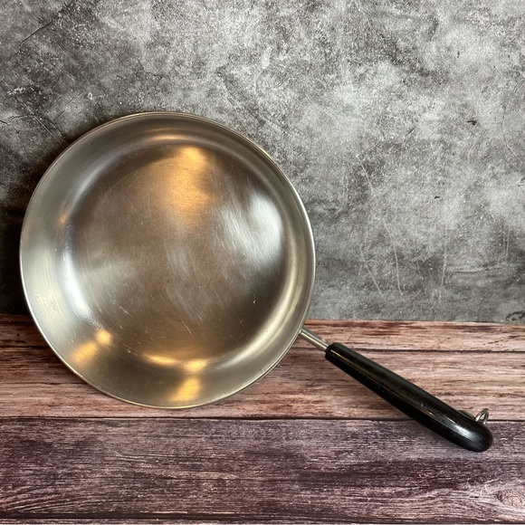 Vintage Revere Ware 1801 Clinton IL Skillet Set 7 inch and 9 inch - Picture 10 of 15